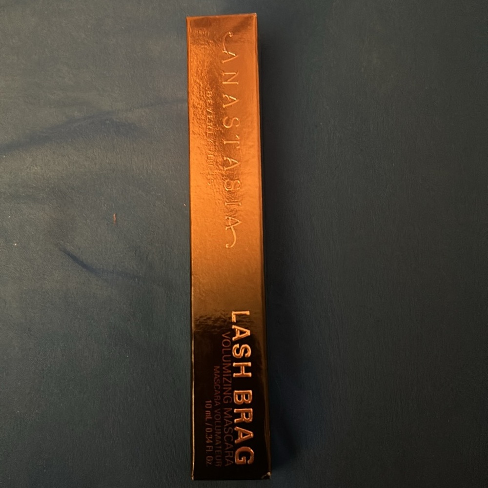 Lash Brag® Volumizing Mascara.. NIB.. never been used..